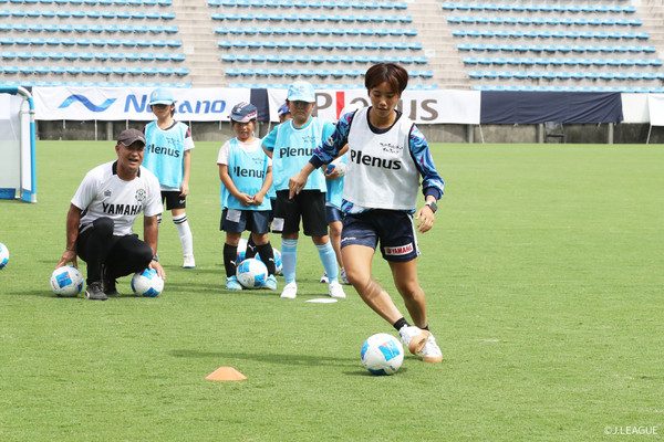 写真：ドリブル